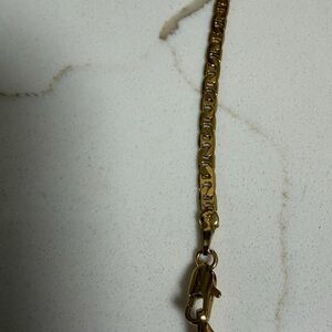 Elegant Gold Chain Bracelet